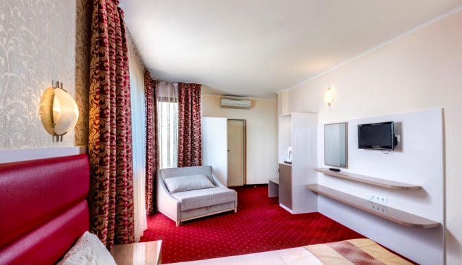 CAPRI_HOTEL_NESSEBAR_BULGARIA_AIR_TOUR_TRAVEL